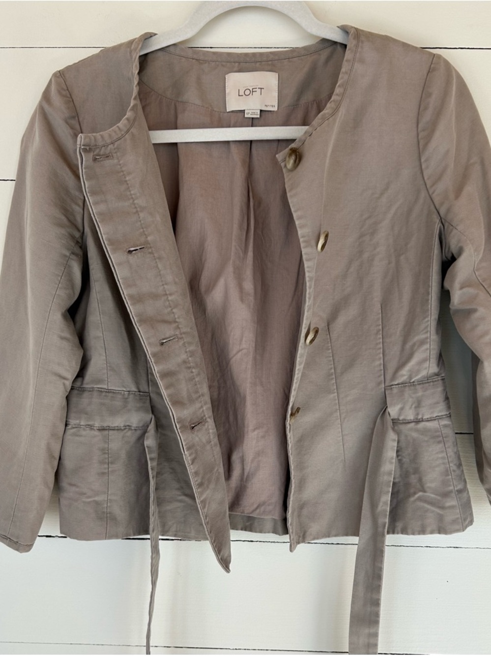Loft Gray Cropped & Belted Utility Style Jacket Size 6P. - Picture 3 of 4